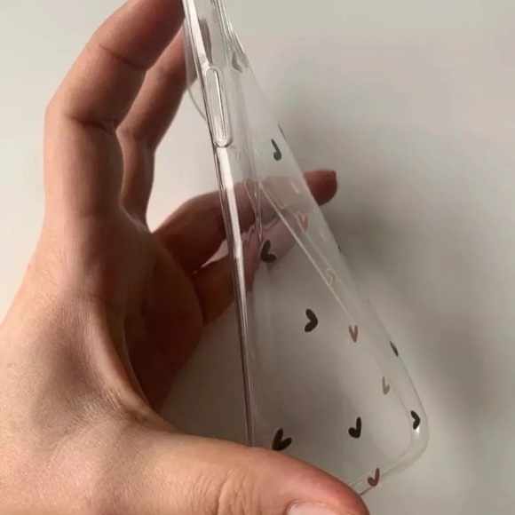 iPhone XR heart case - Picture 2 of 2